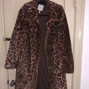 Avec Les Filles
Faux-Fur Leopard-Print Coat
